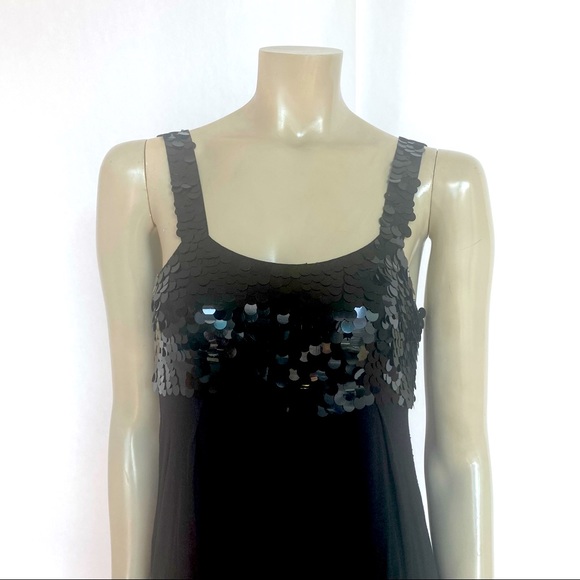 Hannah Jo With A Large Sequence Midi Dress - Picture 2 of 10